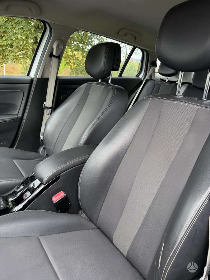 Renault Megane 2012 — photo 16