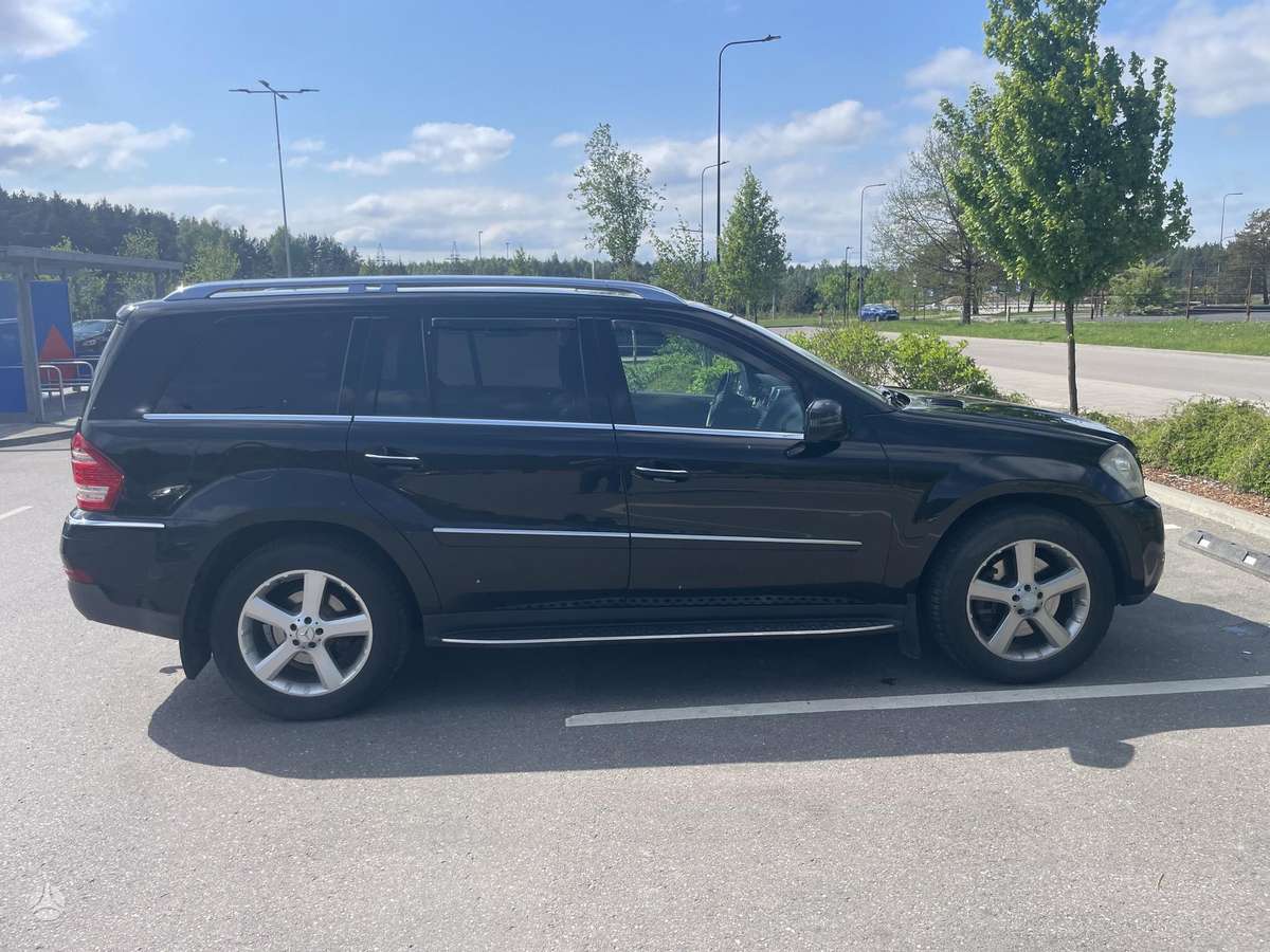 Mercedes-Benz GL420 2007 — engine 3997 cm³, 306 HP (225kW)