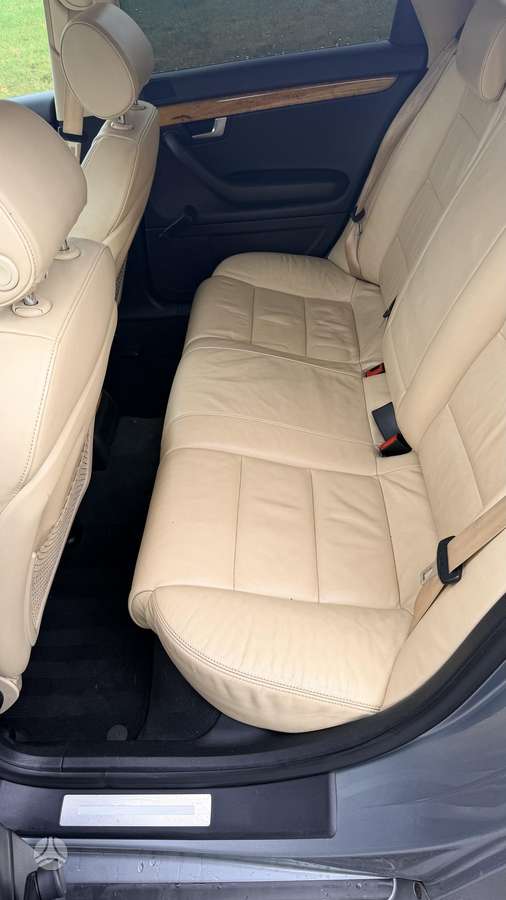 Audi A4 2006 — photo 11