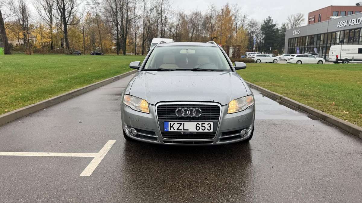 Audi A4 2006 — rear view