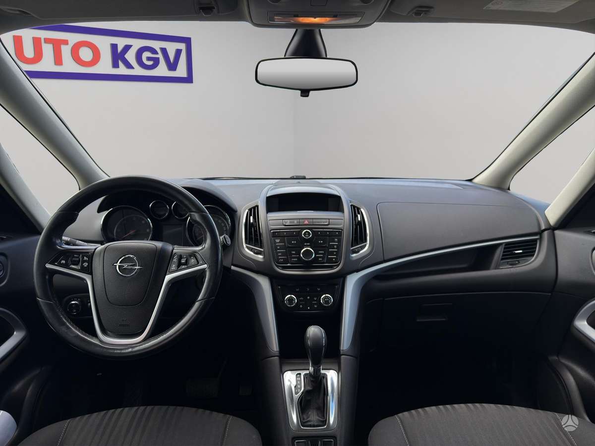 Opel Zafira 2013 — photo 12