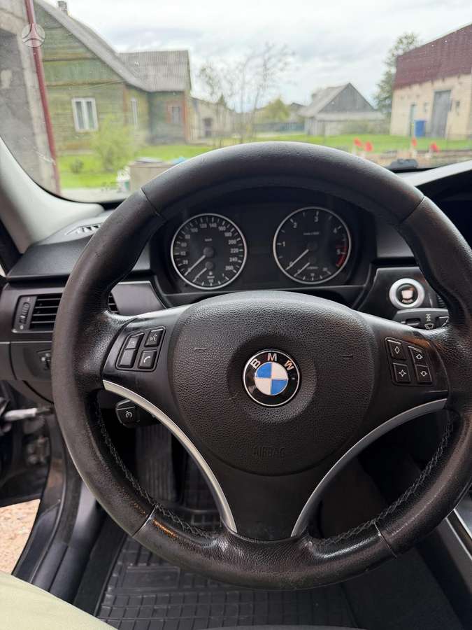 BMW 320 2007 — photo 7