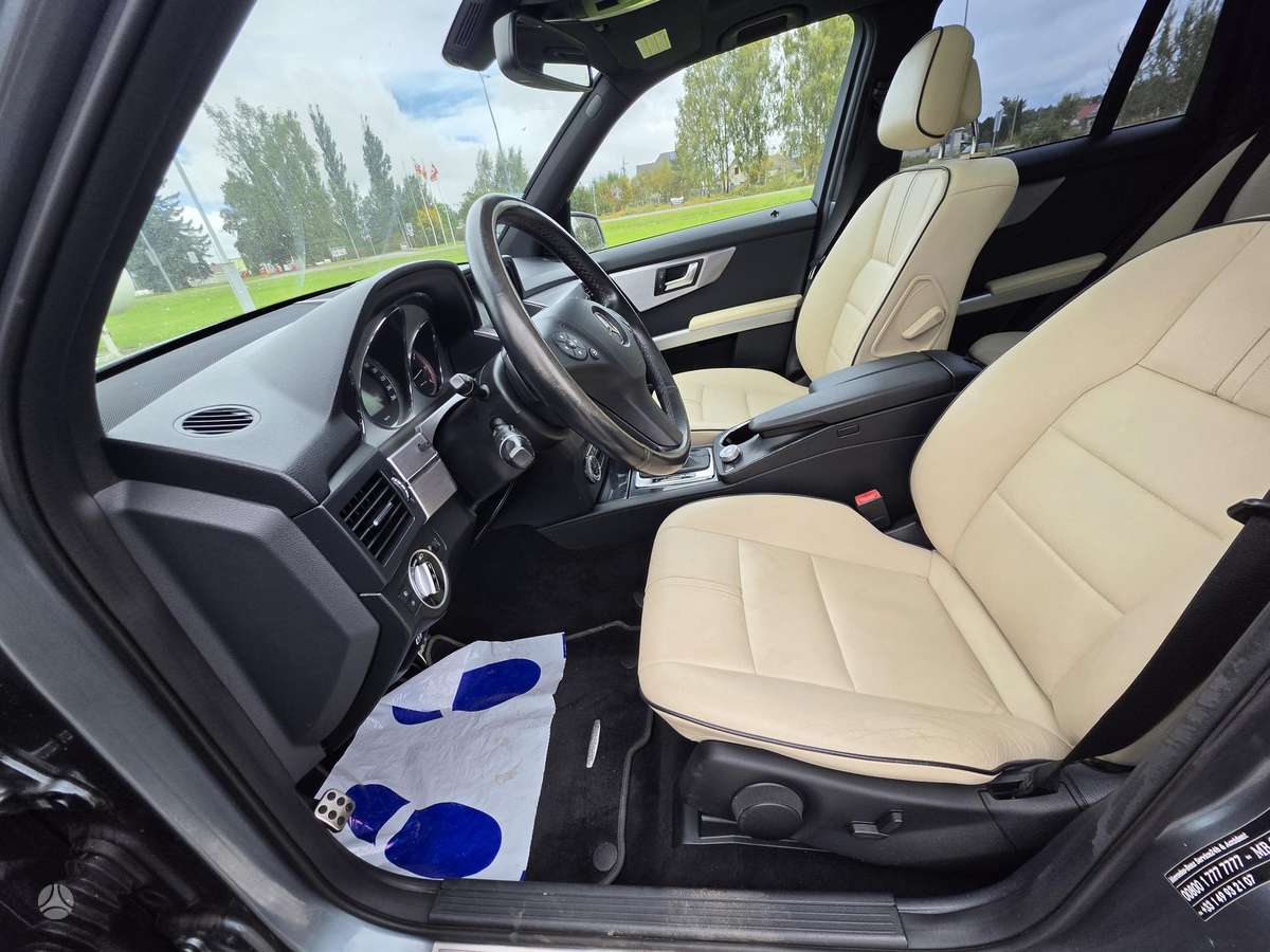 Mercedes-Benz GLK250 2011 — photo 11