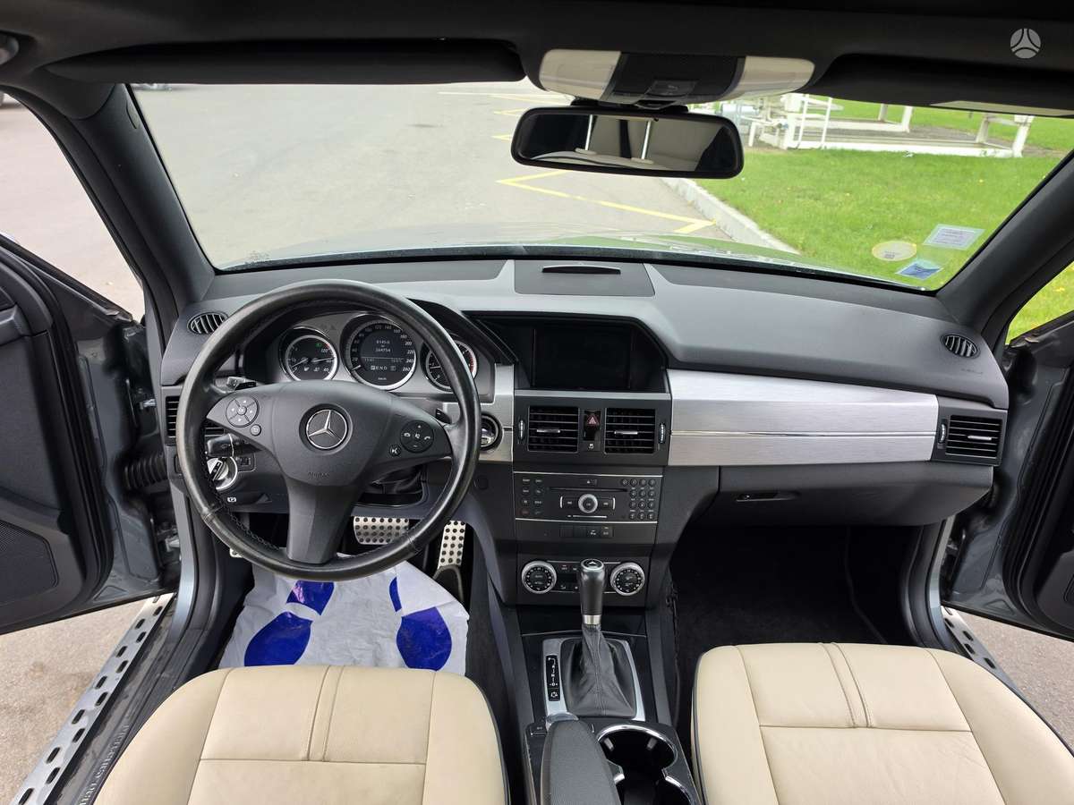 Mercedes-Benz GLK250 2011 — photo 14