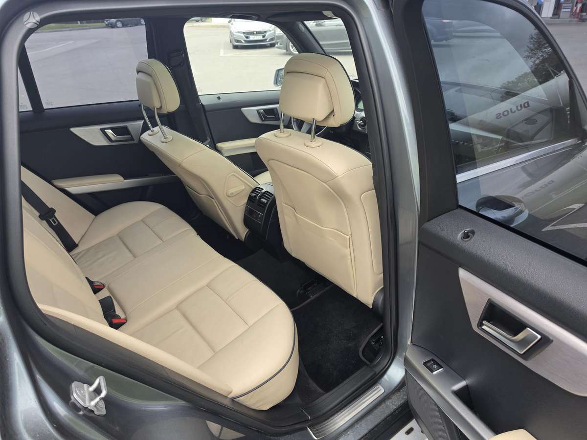 Mercedes-Benz GLK250 2011 — photo 15