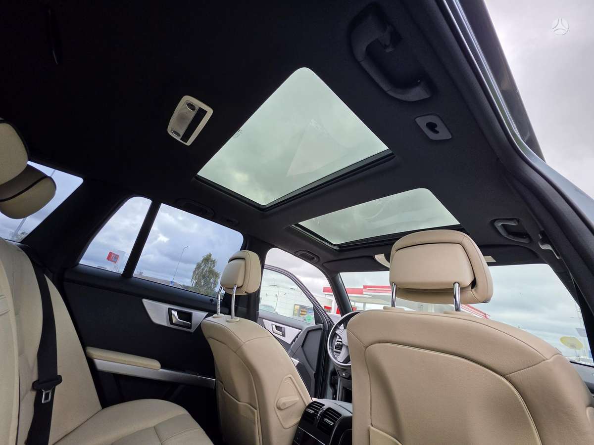 Mercedes-Benz GLK250 2011 — photo 16