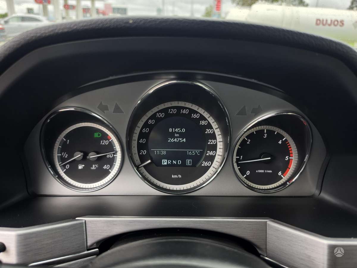 Mercedes-Benz GLK250 2011 — photo 18