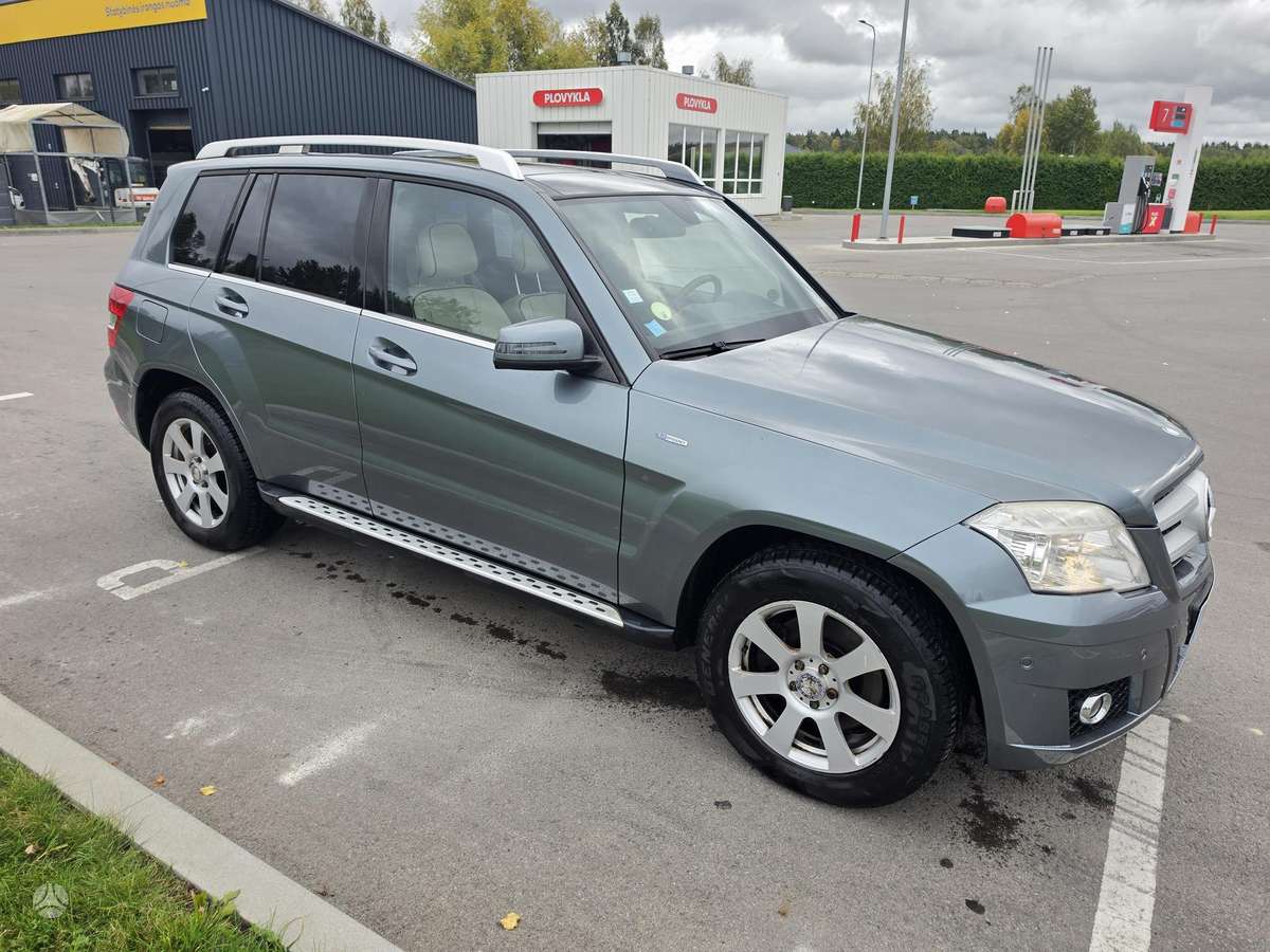 Mercedes-Benz GLK250 2011 — engine 2143 cm³, 204 HP (150kW)