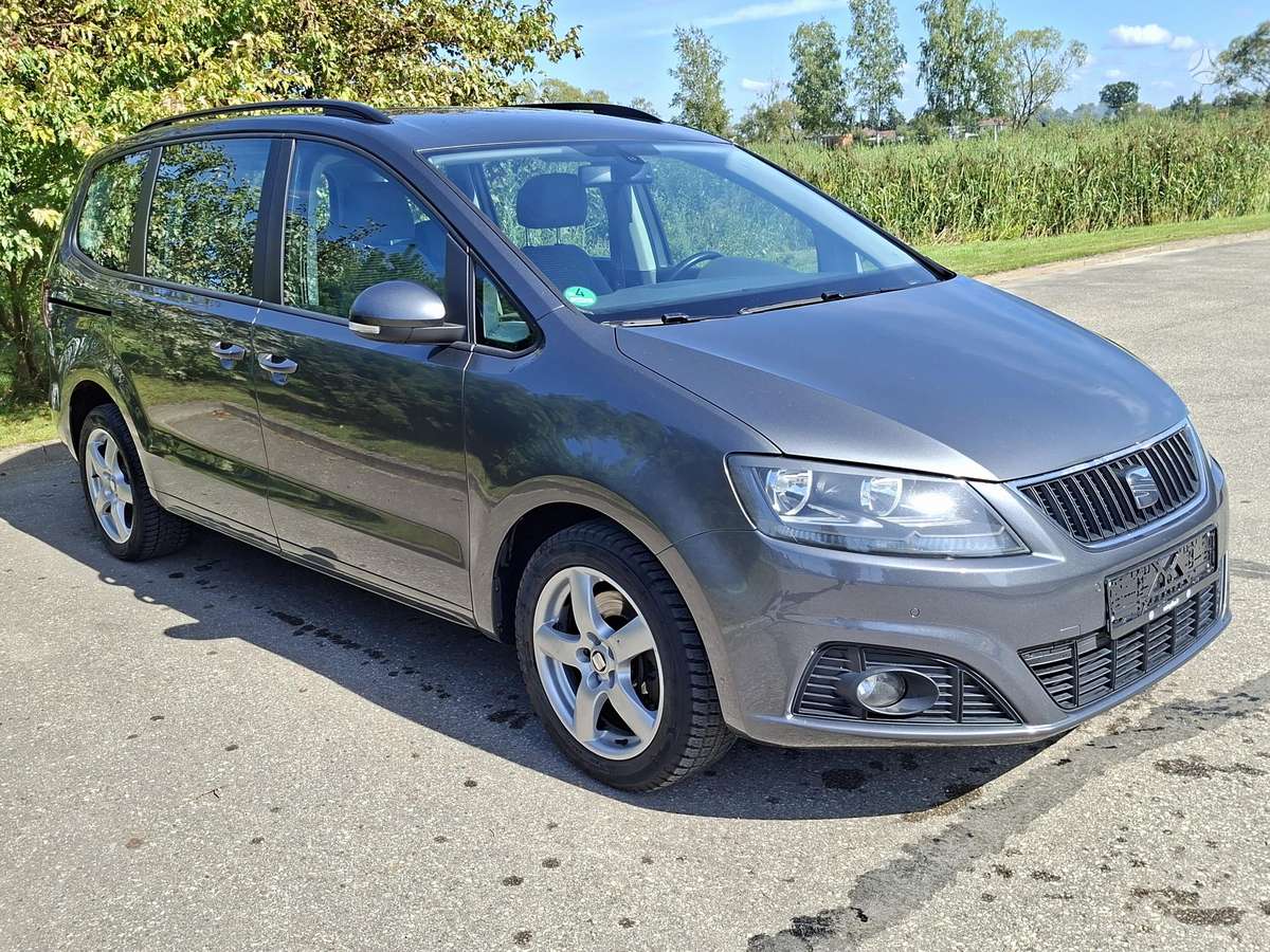 Seat Alhambra 2011 — rear view