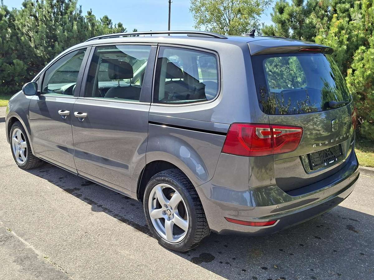 Seat Alhambra 2011 — interior