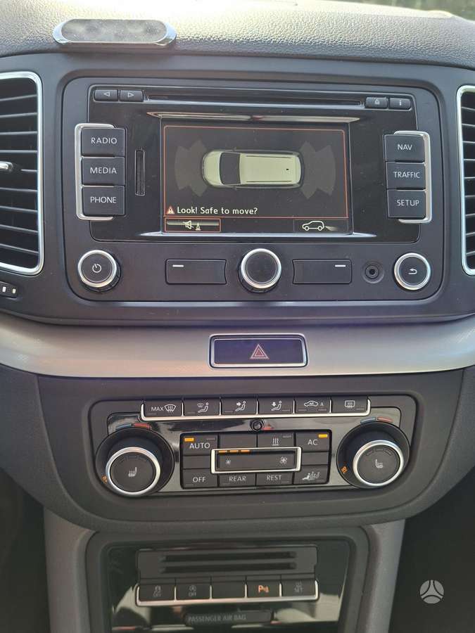 Seat Alhambra 2011 — photo 6