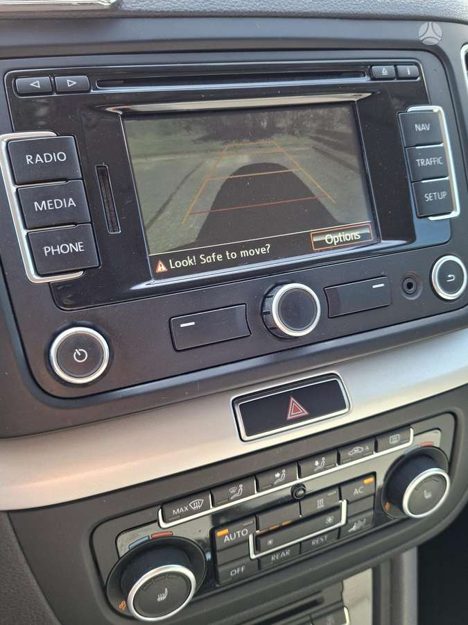 Seat Alhambra 2011 — photo 7