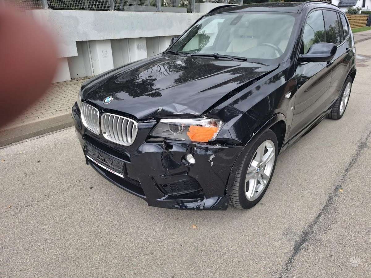 BMW -kita- 2011 — вигляд ззаду