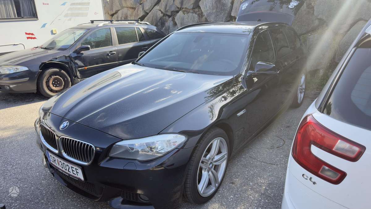 BMW 525 2013 — interior