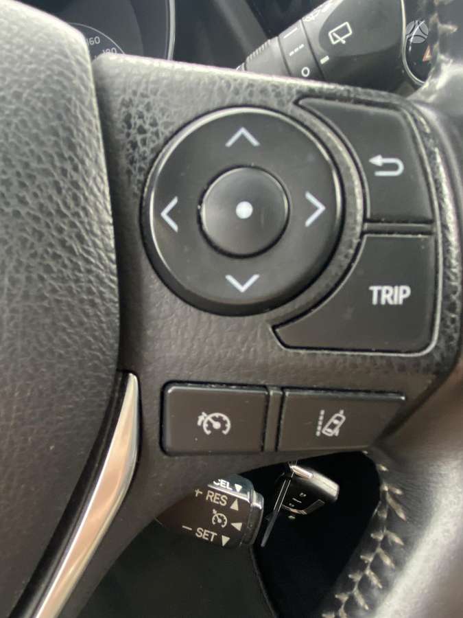 Toyota Auris 2015 — фото 13