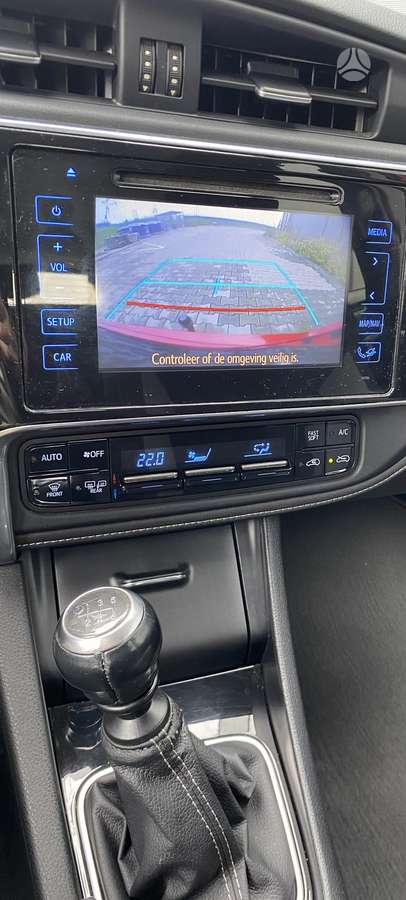 Toyota Auris 2015 — фото 15