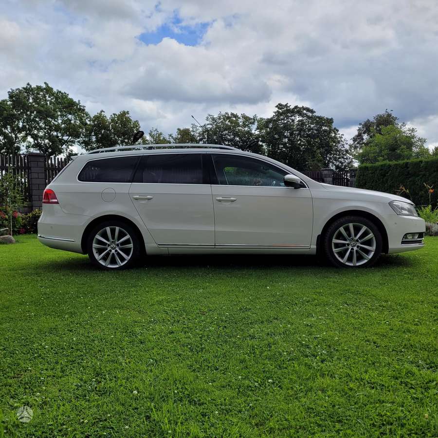 Volkswagen Passat 2012 — салон