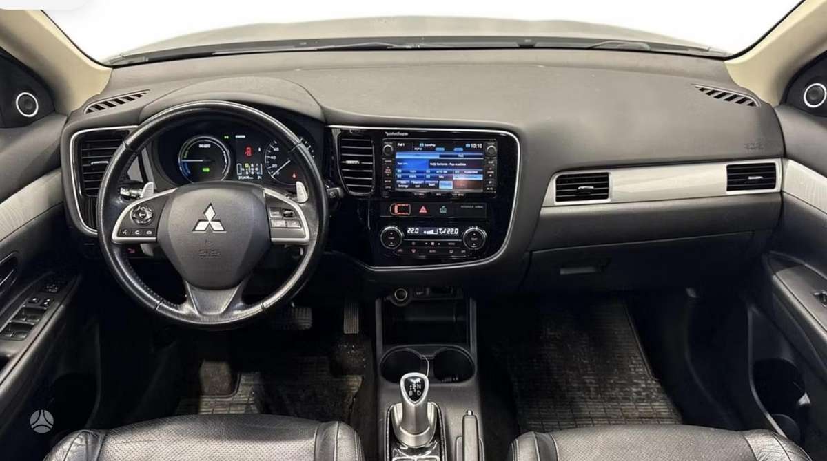 Mitsubishi Outlander 2014 — photo 11