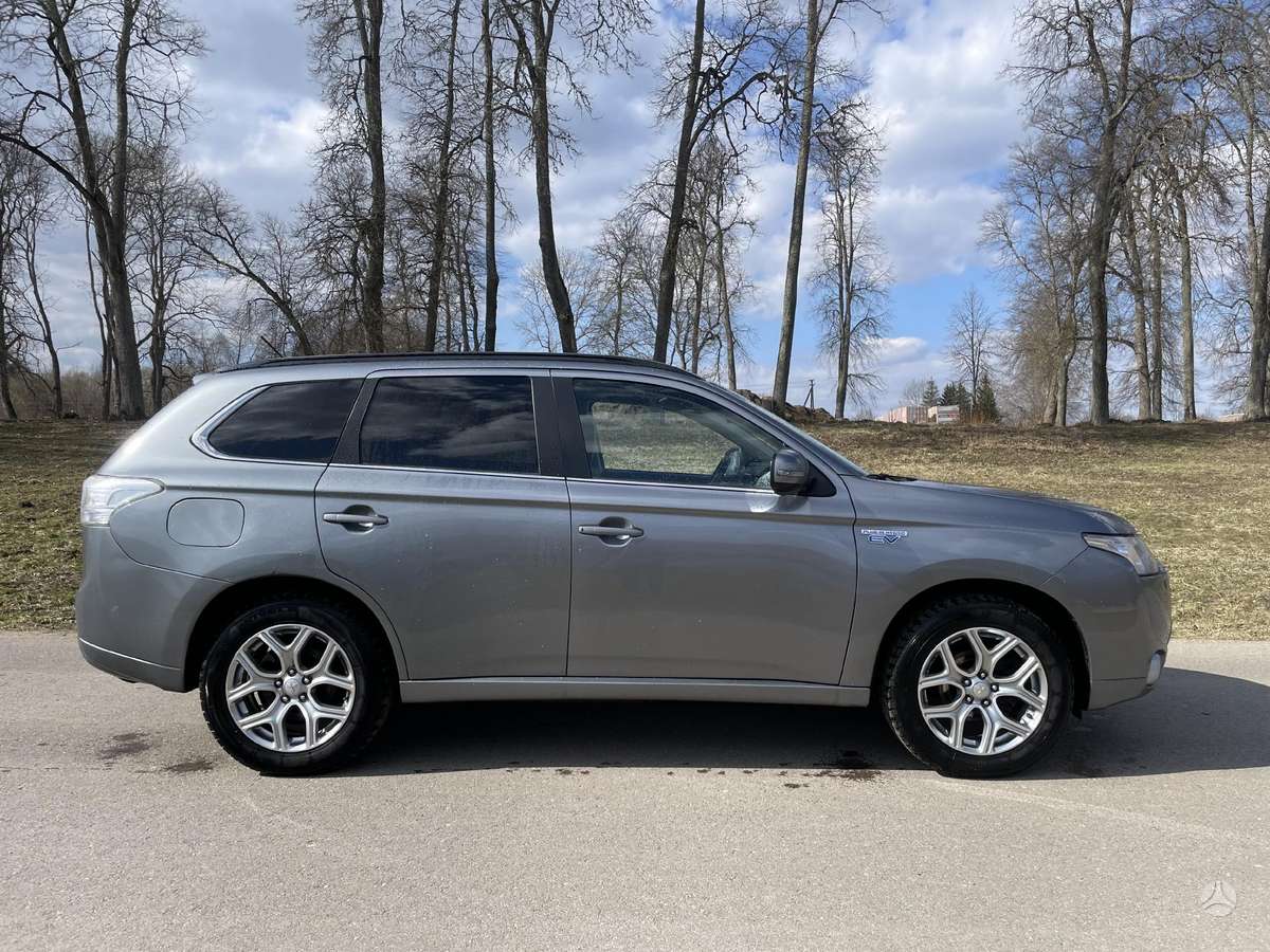 Mitsubishi Outlander 2014 — photo 6