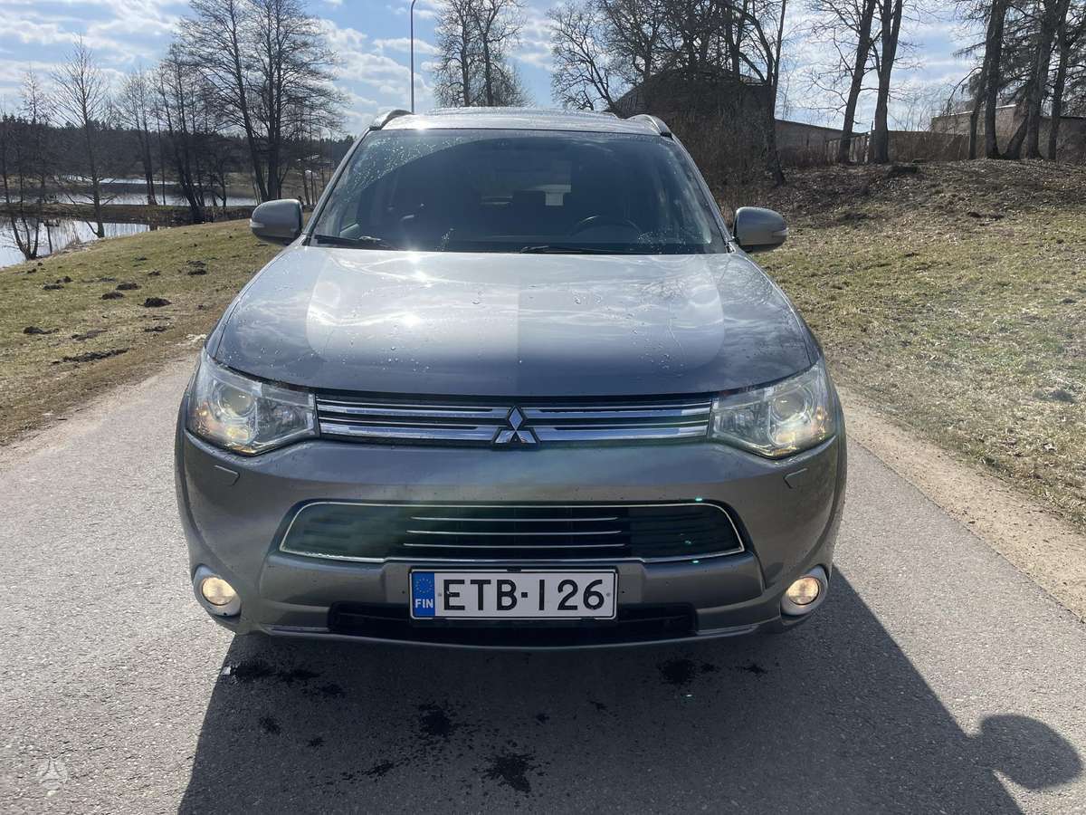 Mitsubishi Outlander 2014 — photo 9