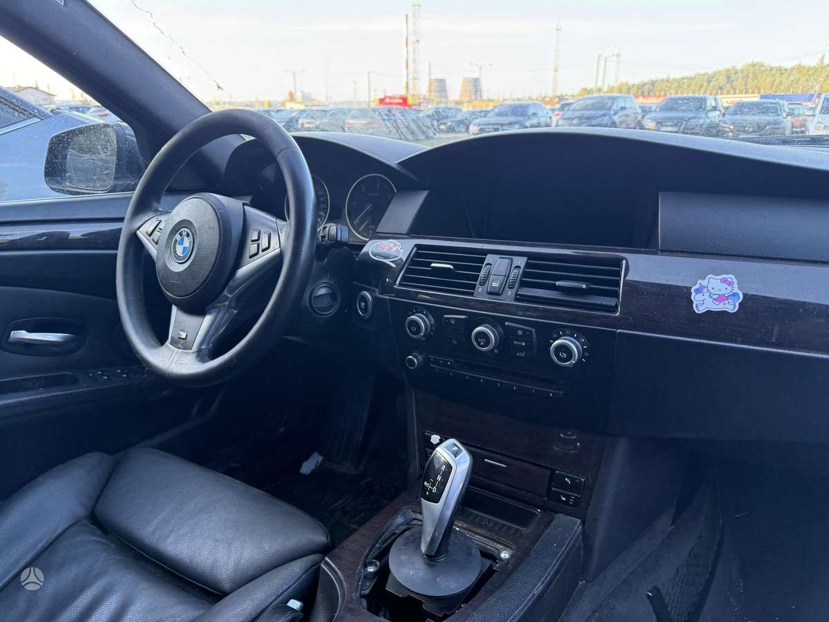 BMW 520 2009 — photo 8