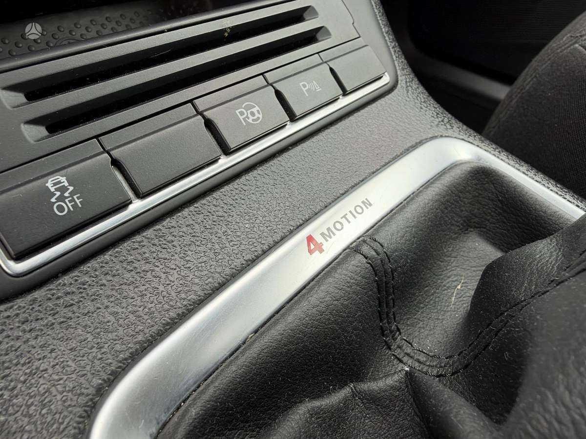 Volkswagen Tiguan 2010 — фото 11