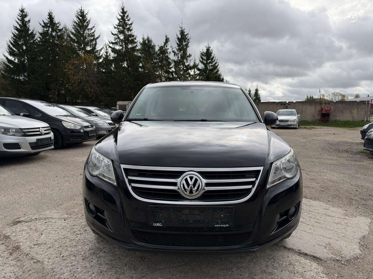 Volkswagen Tiguan 2010 — вигляд ззаду