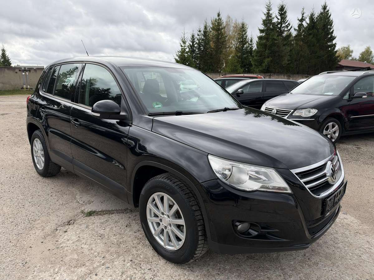 Volkswagen Tiguan 2010 — салон