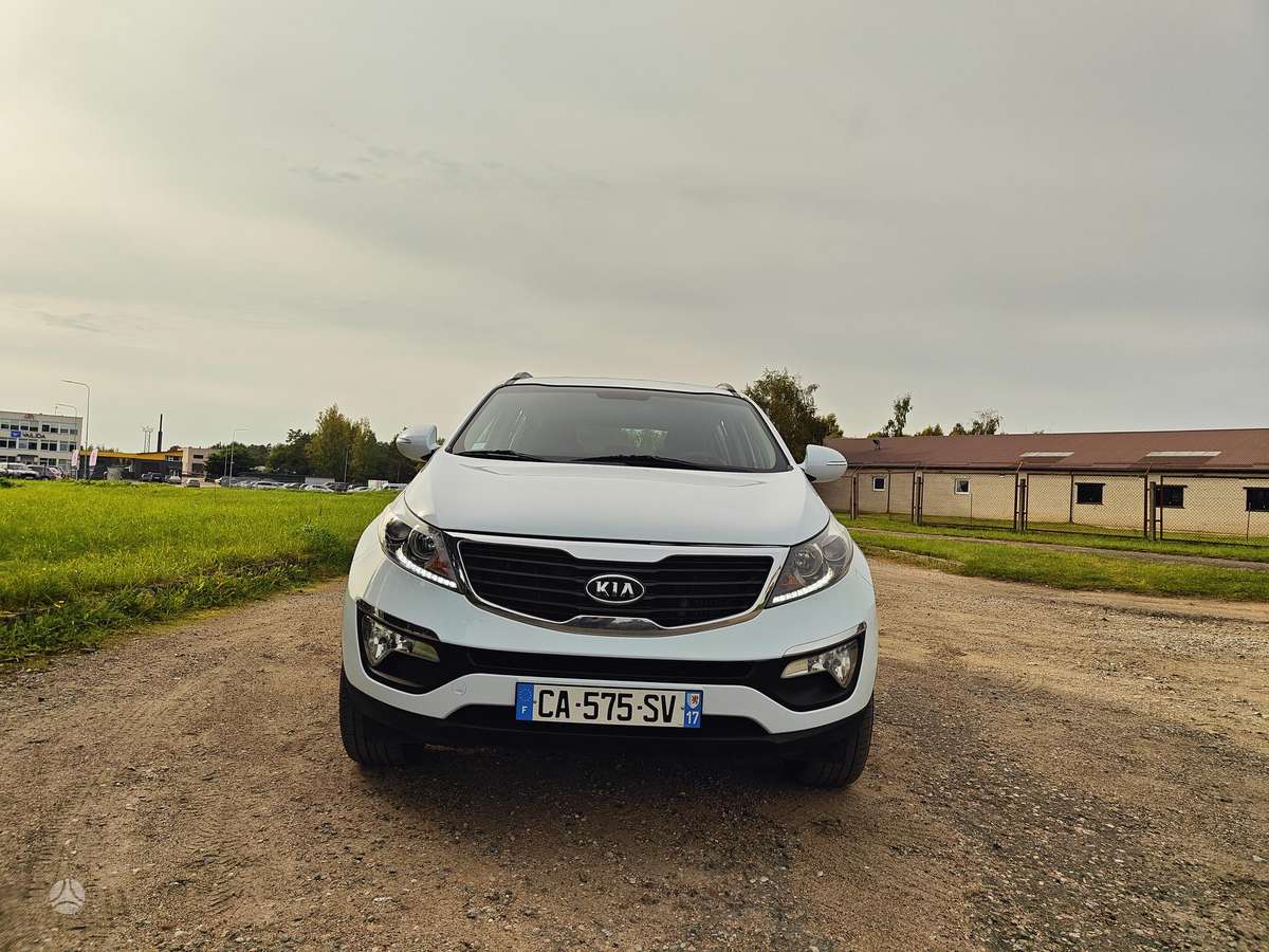 Kia Sportage 2012 — салон