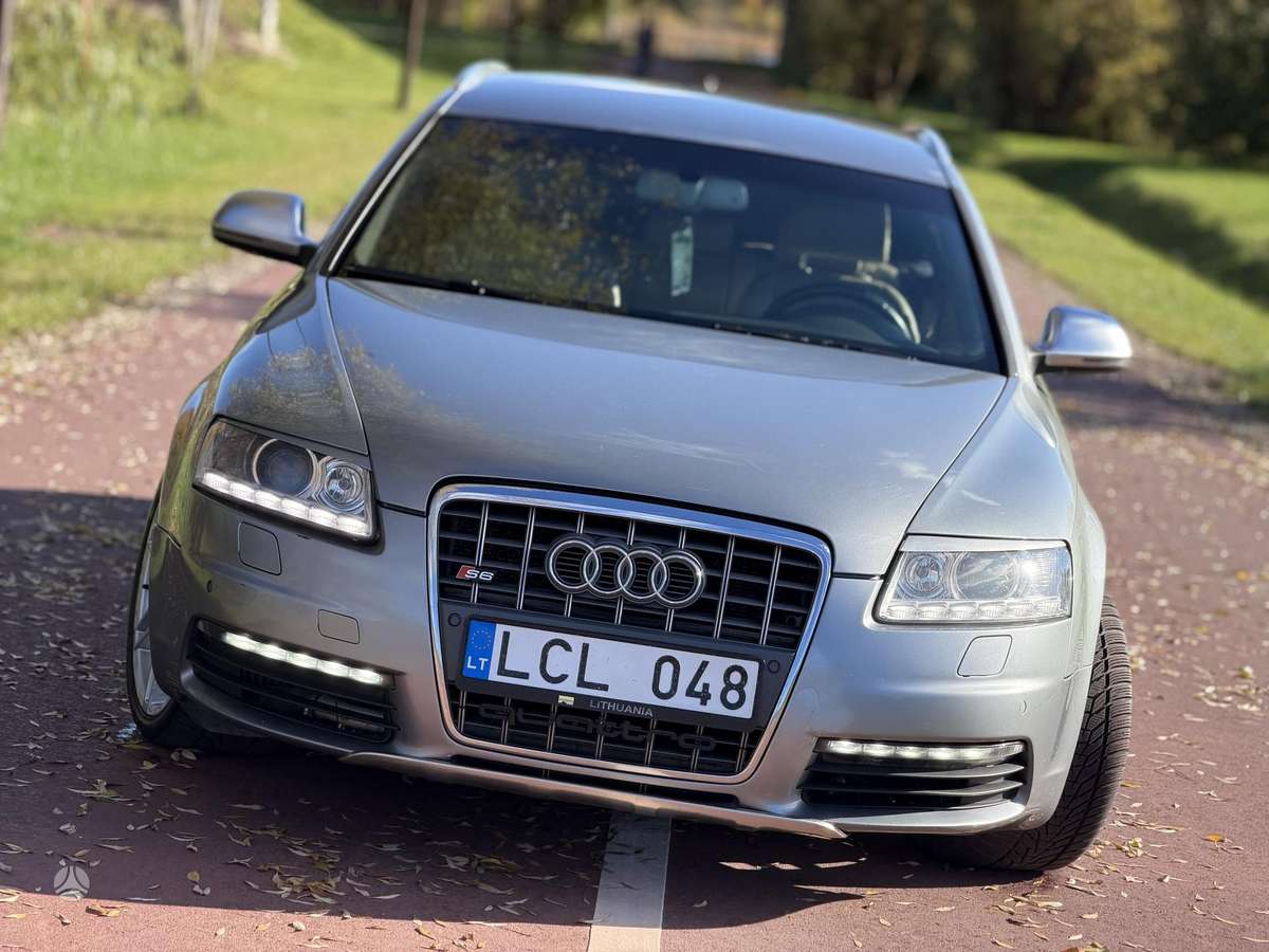 Audi A6 2009 — салон