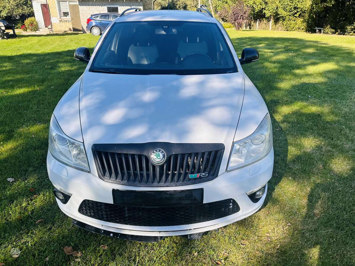 Skoda Octavia 2010 — вигляд ззаду