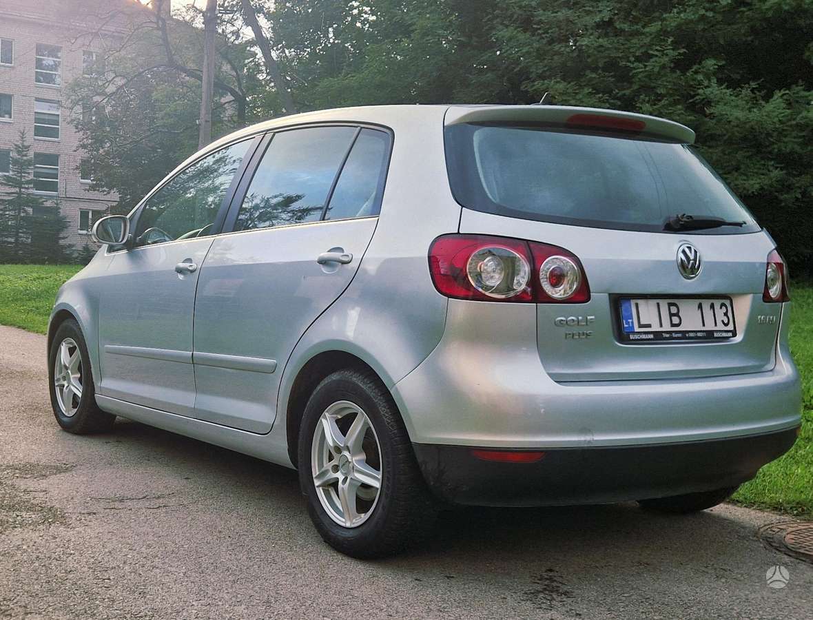 Volkswagen Golf 2005 — вигляд ззаду