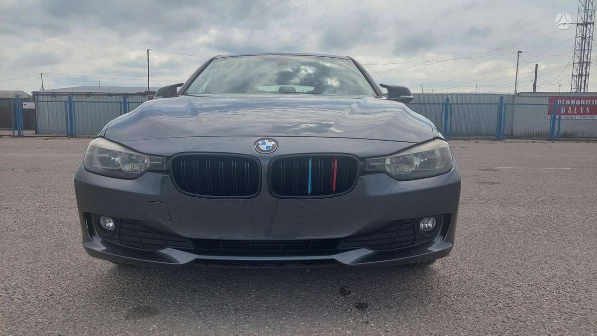 BMW 318, 2013