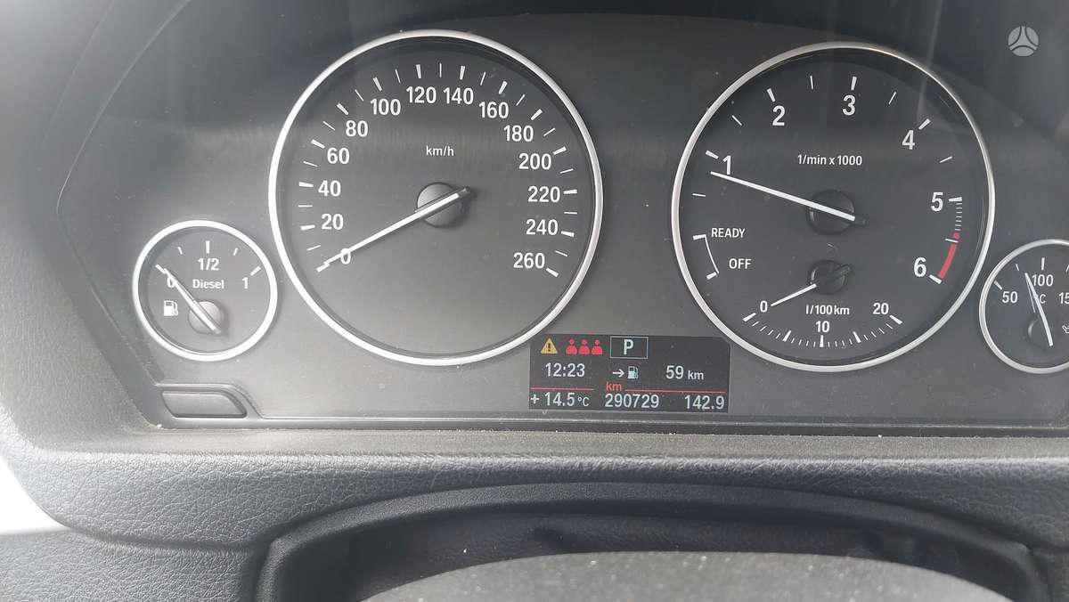BMW 318 2013 — photo 10