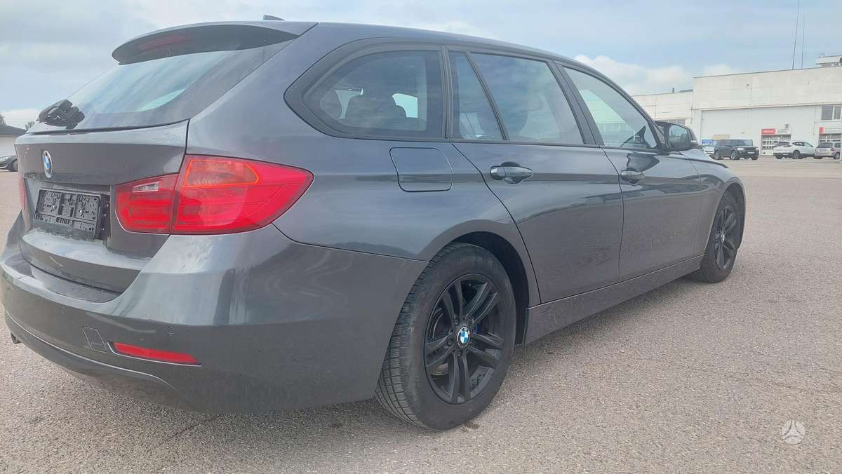 BMW 318 2013 — photo 5