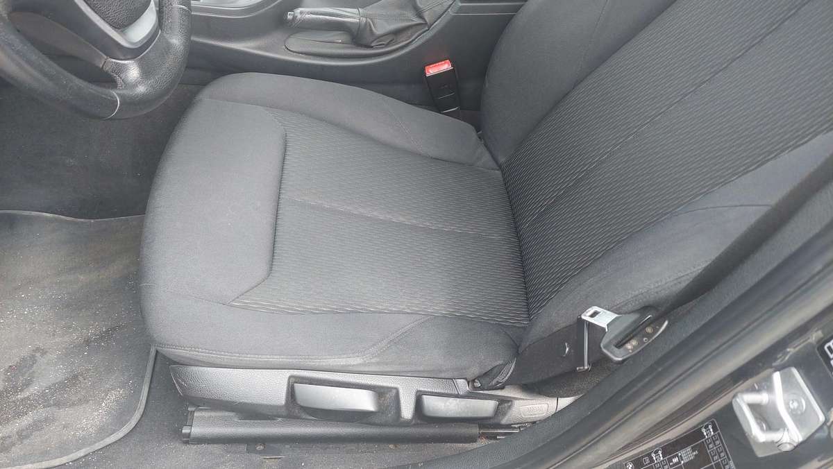 BMW 318 2013 — photo 8