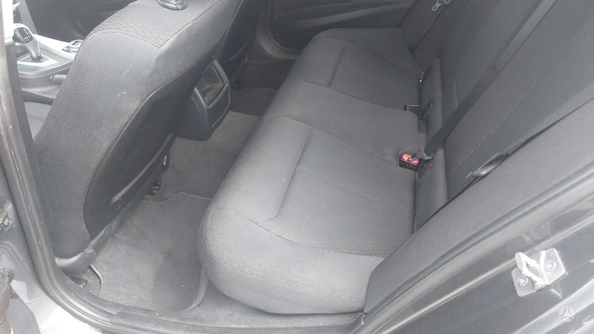 BMW 318 2013 — photo 9