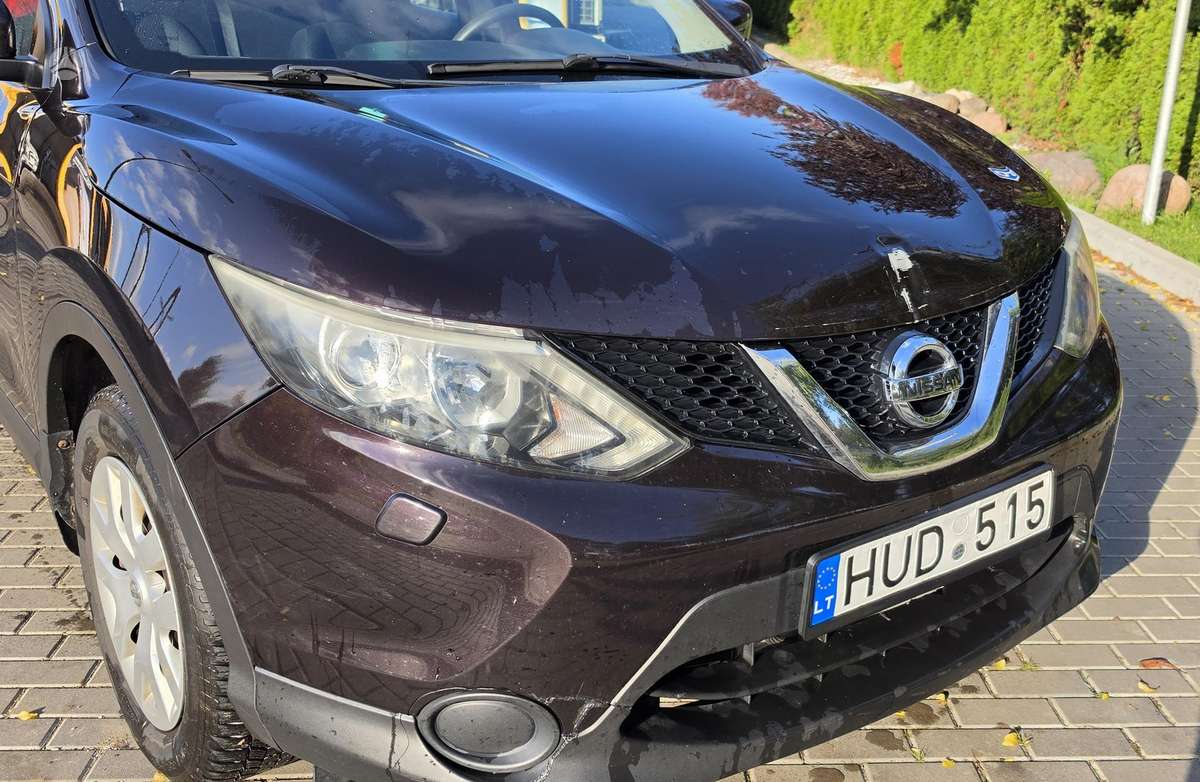Nissan Qashqai 2015 — interior
