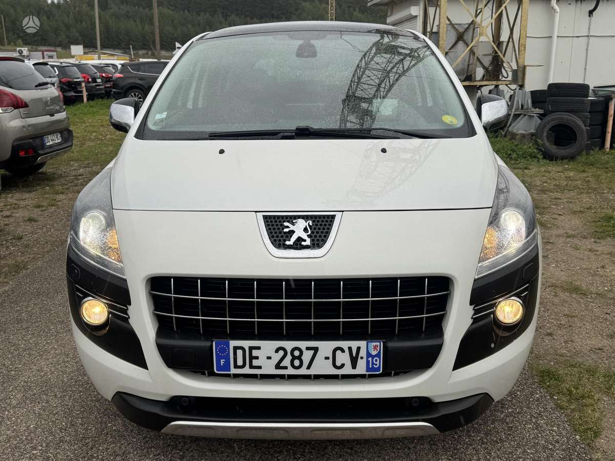 Peugeot 3008 2014 — rear view