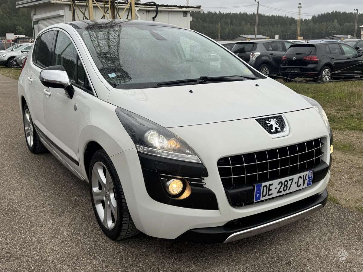 Peugeot 3008 2014 — interior