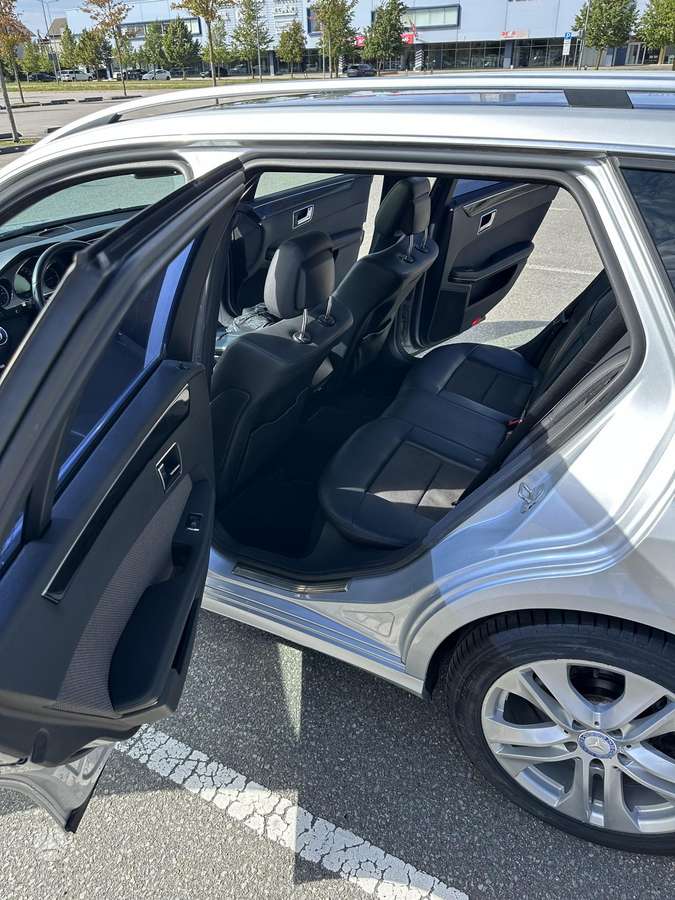 Mercedes-Benz E300 2010 — photo 10