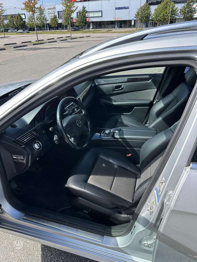 Mercedes-Benz E300 2010 — photo 8