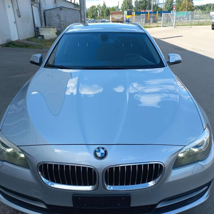 BMW 520 2013 — салон