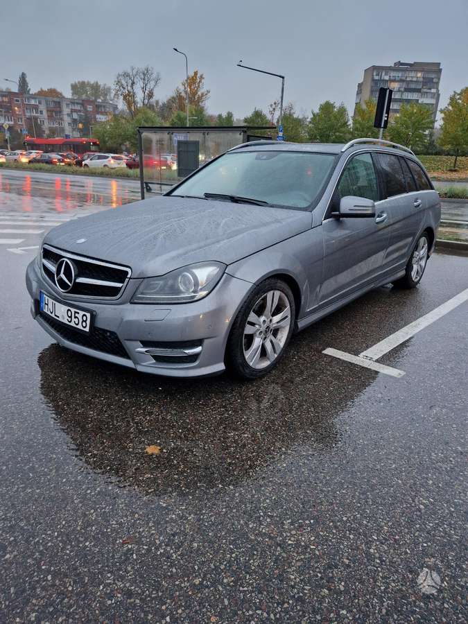 Mercedes-Benz C250 2013 — interior
