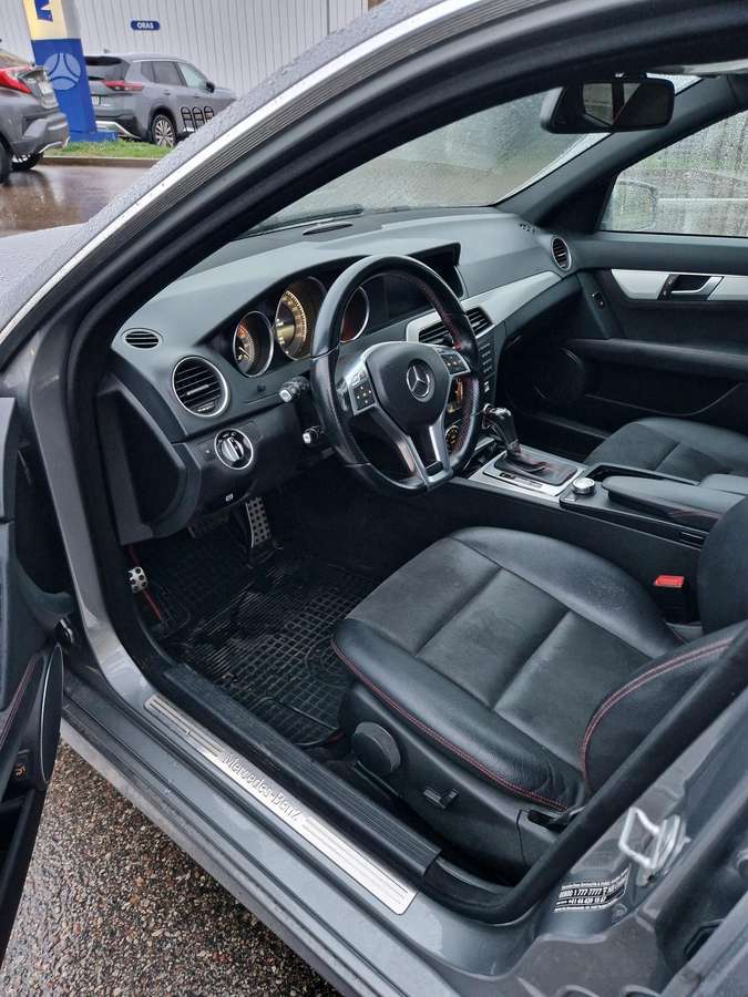 Mercedes-Benz C250 2013 — photo 7