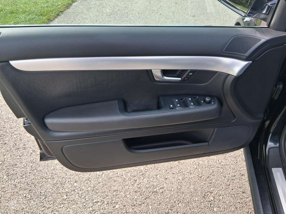 Audi A4 2007 — photo 31