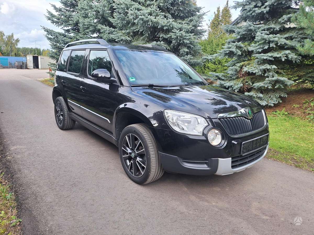 Skoda Yeti 2013 — вигляд ззаду
