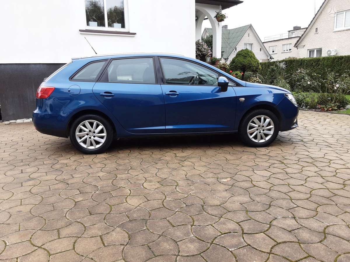 Seat Ibiza 2012 — engine 1598 cm³, 105 HP (77kW)