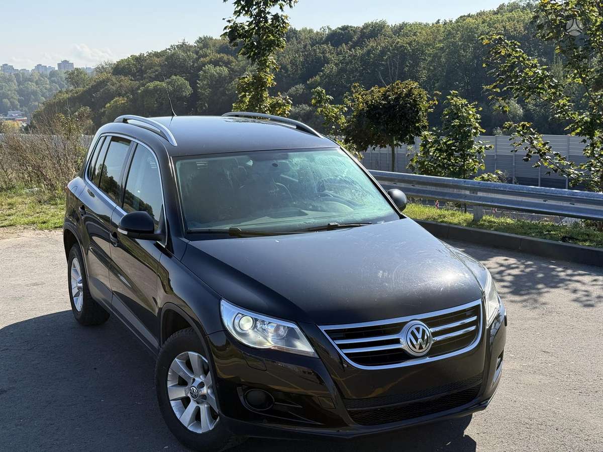 Volkswagen Tiguan 2009 — вигляд ззаду