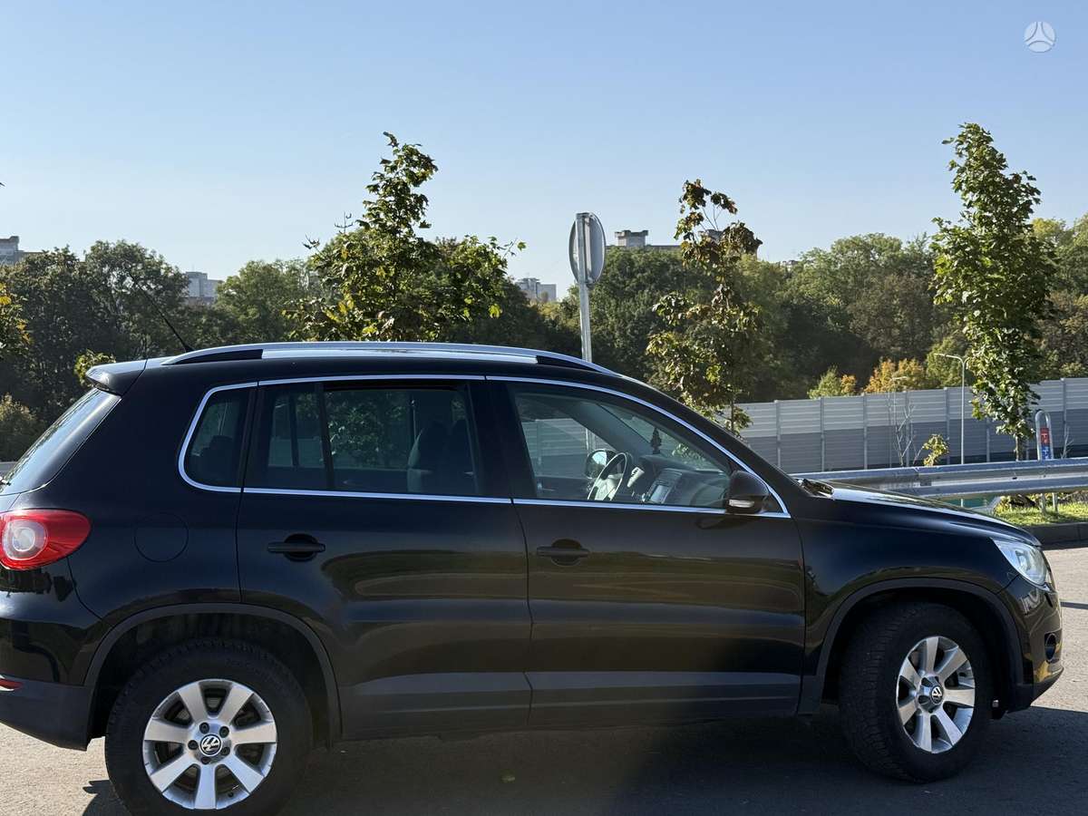 Volkswagen Tiguan 2009 — салон